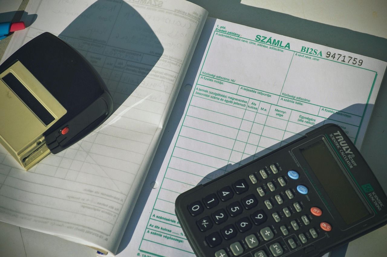 Rendimiento negativo del alquiler en el IRPF: cálculo de pérdidas con facturas y calculadora